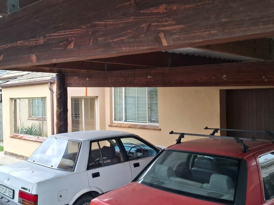 4 Bedroom Property for Sale in Oakdale Western Cape